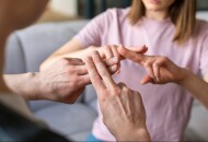 Как общаются глухонемые к какому виду общения можно отнести этот способ