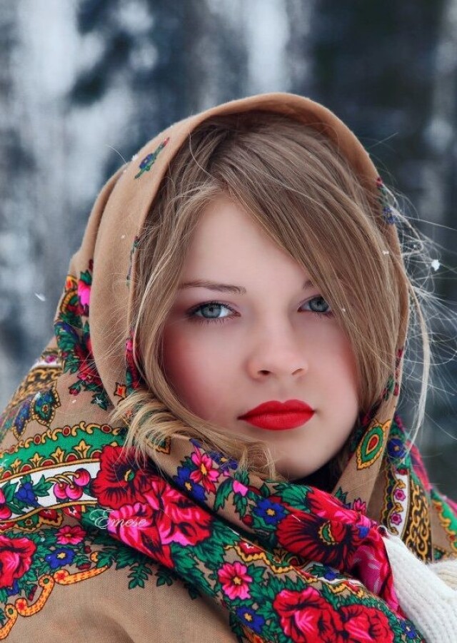 красивая славянская девушка