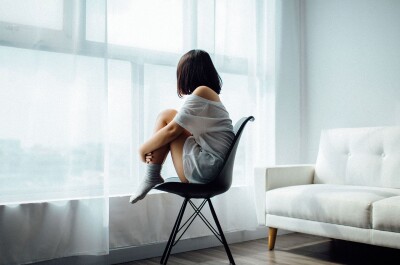 Как перестать чувствовать одиночество: 13 советов от психологов