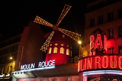 Рассказываем историю создания кабаре Мулен Руж в Париже