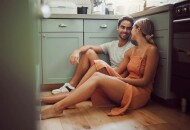 Плюс-сайз и очень высокий партнёр: позы и опоры на полу