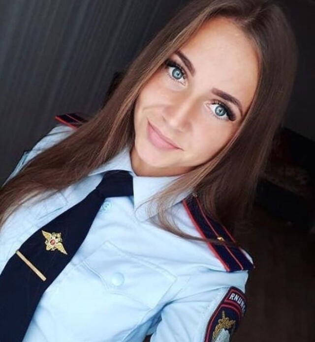 девушка полицейский