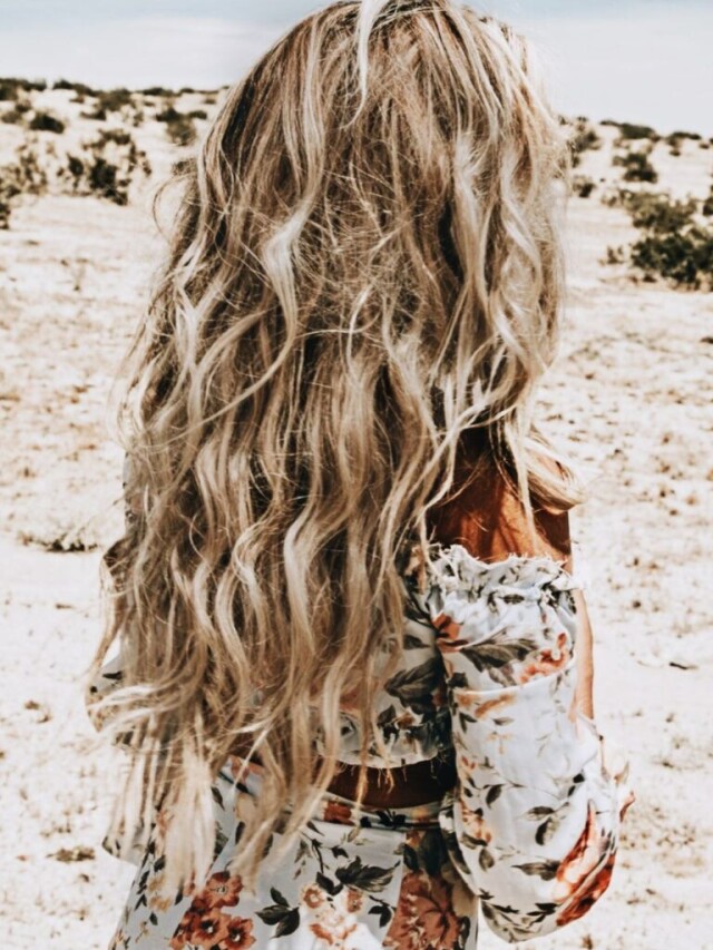 девушка с длинными волосами со спины