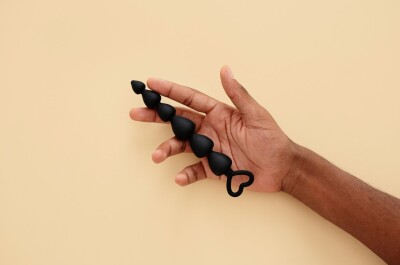 Анальные шарики: открываем новый вид оргазма