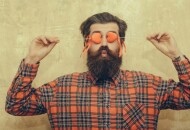 Как и где познакомиться  с иностранкой и обратить на себя ее внимание