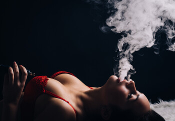 Курящие девушки | ВКонтакте