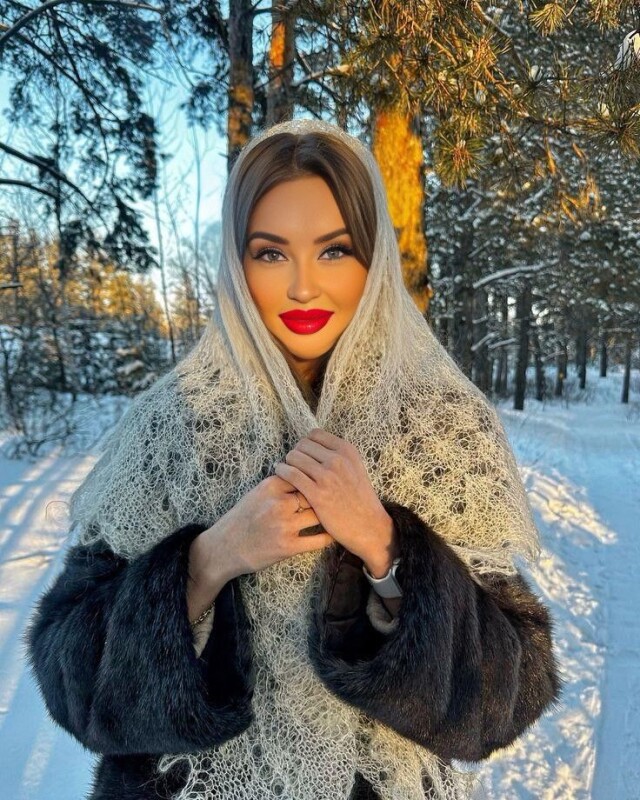 красивая славянская девушка