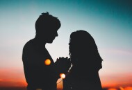 Почему возникает ощущение одиночества в отношениях?