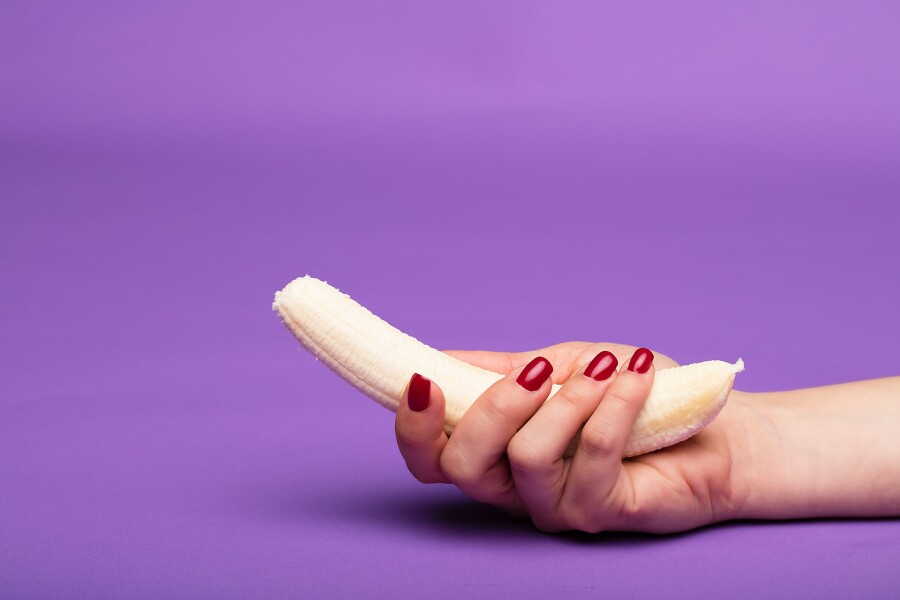 банан с руке
