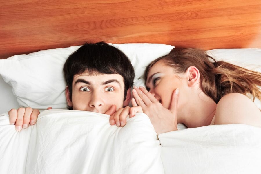 Темы для разговора во время секса: о чем лучше молчать и говорить в постели?