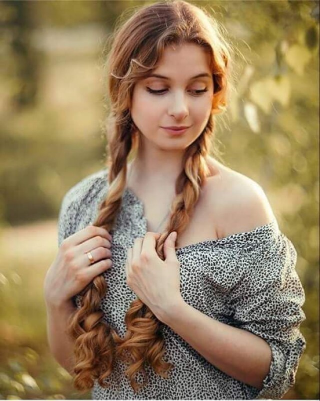 красивая славянская девушка