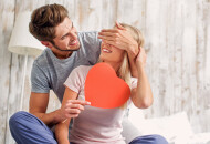 11 признаков, что мужчина испытывает к тебе действительно сильные чувства