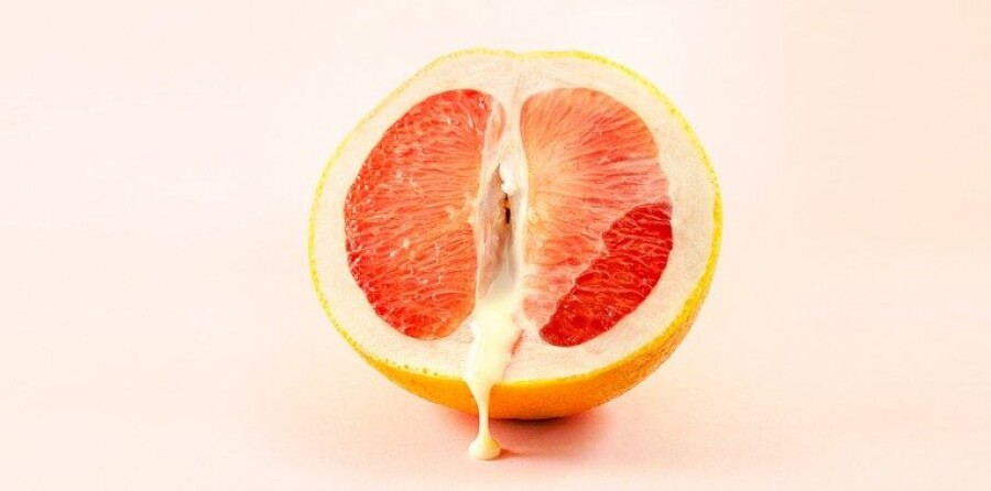 сгущенка на половинке апельсина