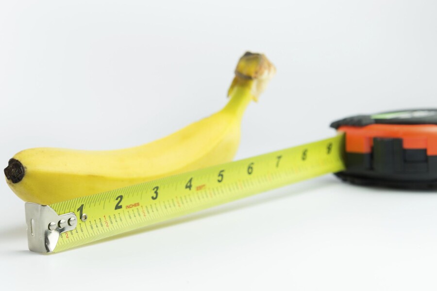 банан и сантиметр