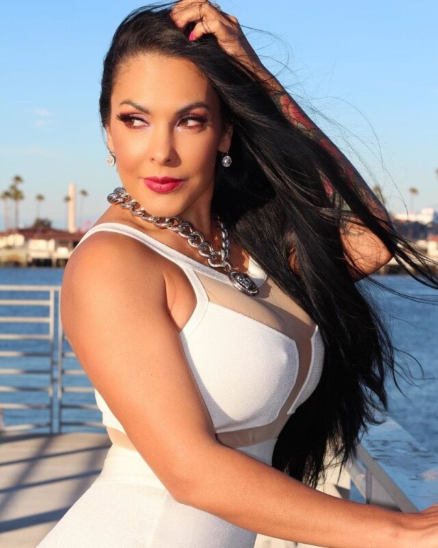 Nina Mercedez - видео с порно актрисой