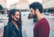 Почему девушка динамит, если я ей нравлюсь?