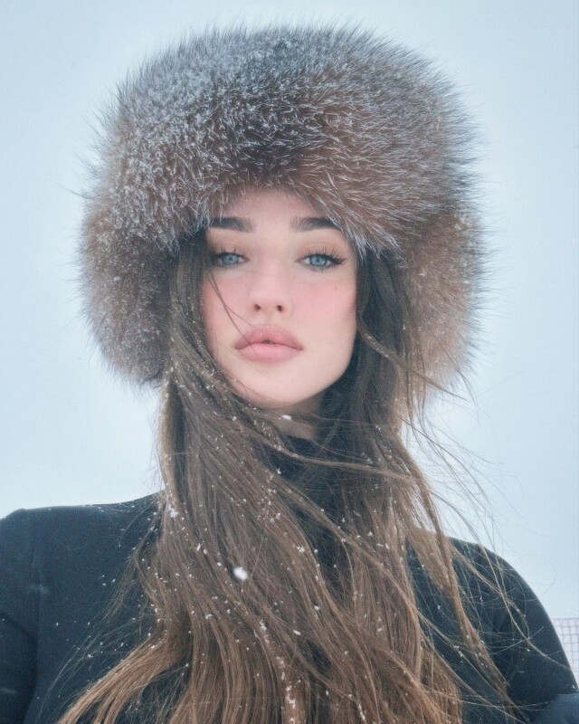 красивая славянская девушка