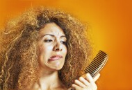 Почему волосы пушатся и как это исправить
