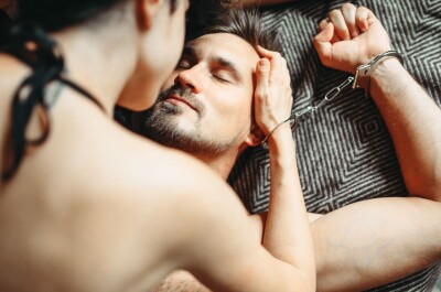 О чем говорит твое желание испытывать боль во время секса