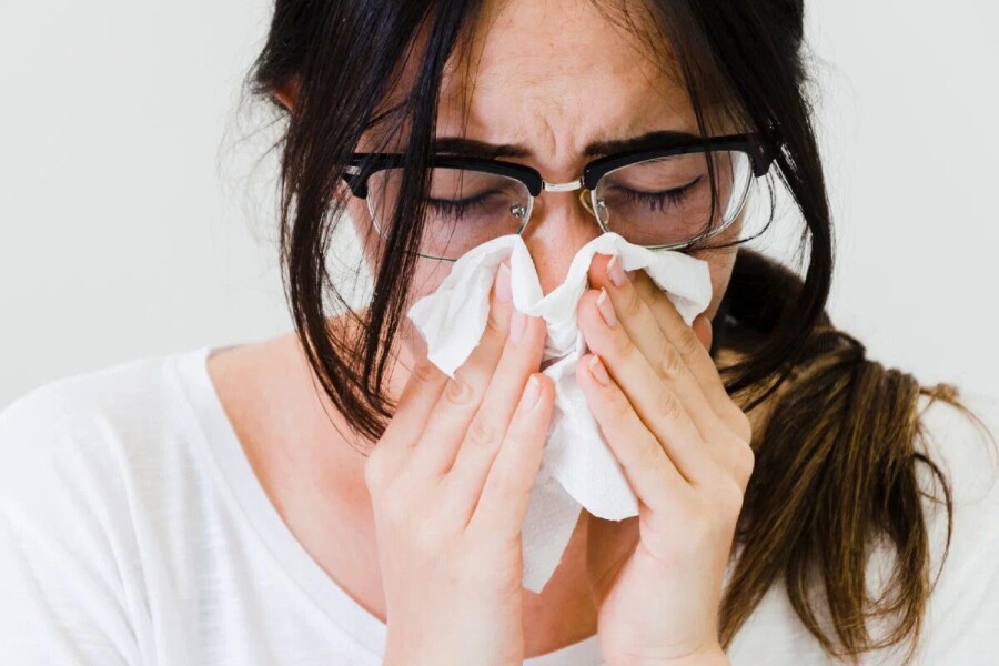 как справиться с аллергическим ринитом