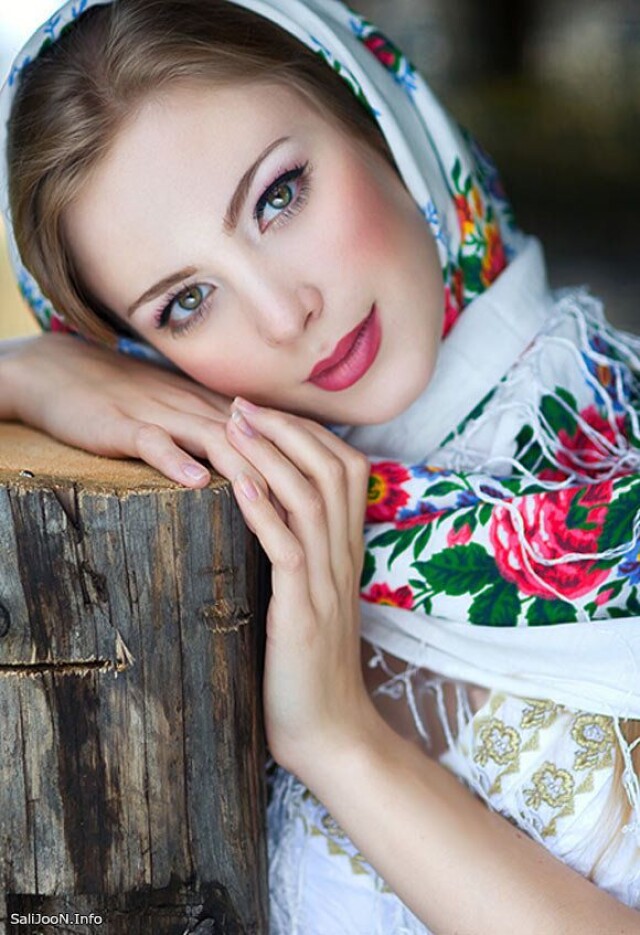 красивая славянская девушка
