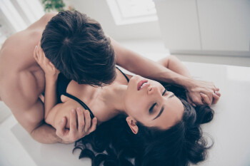 9 способов сделать секс более страстным