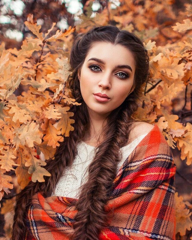 красивая славянская девушка
