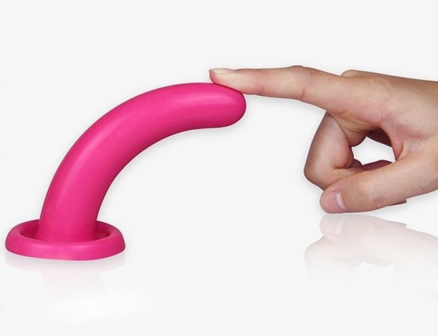 палец на секс-игрушке