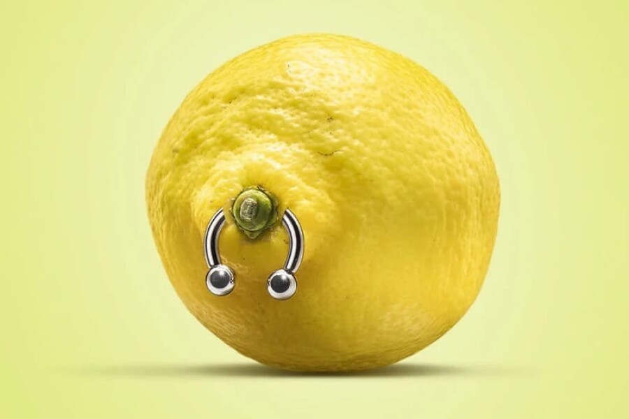 лимон с пирсингом