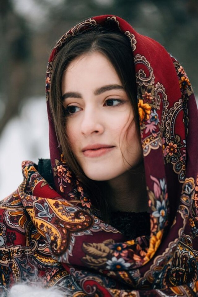 красивая славянская девушка