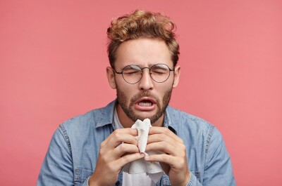 Аллергический ринит: как справиться с чиханием при аллергии