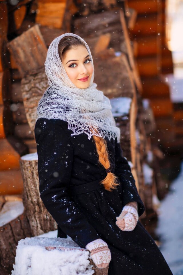 красивая славянская девушка