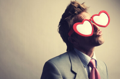 Типы поведения влюбленного мужчины — как распознать его чувства?