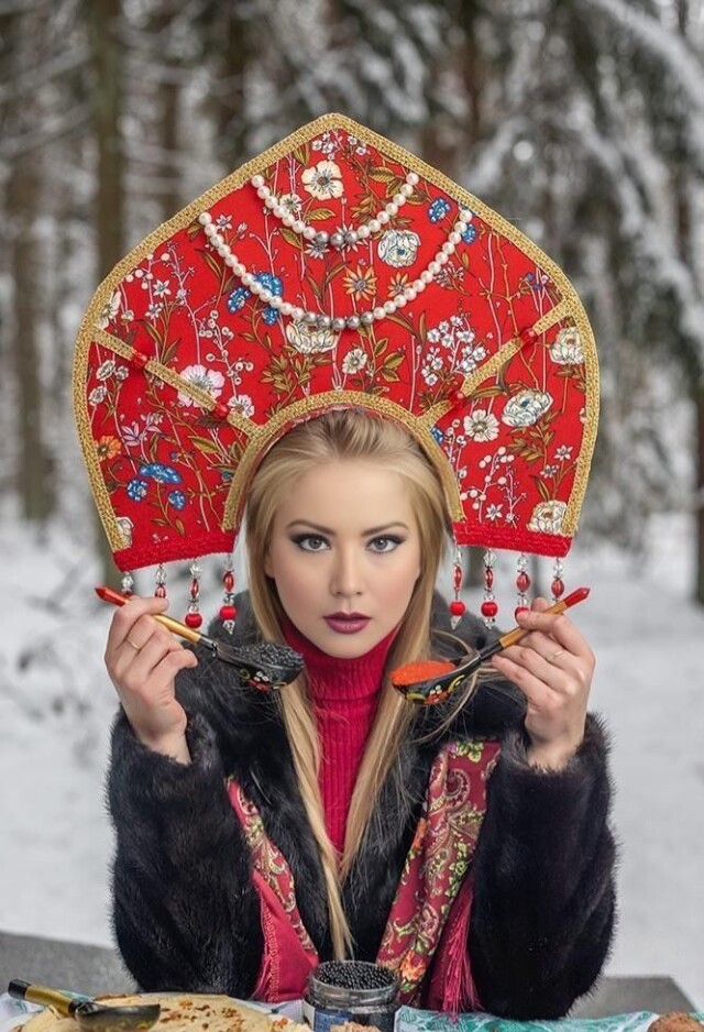 красивая славянская девушка
