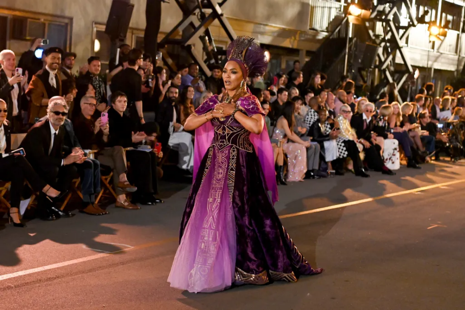 Vogue World: Hollywood 2025 на студии Paramount Pictures — красная дорожка, беременный стиль Софии Ричи и власть гламура