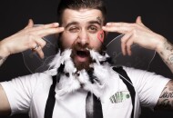 Мужчина избегает общения с тобой? На это есть 9 причин