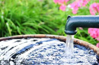 Как самостоятельно очистить воду от железа в скважине