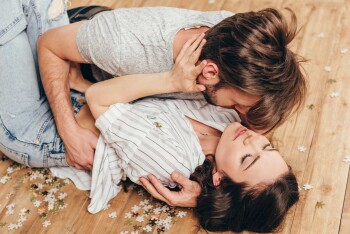 Медленный секс: как мужчины и женщины относятся к нежным занятиям любовью — Секс