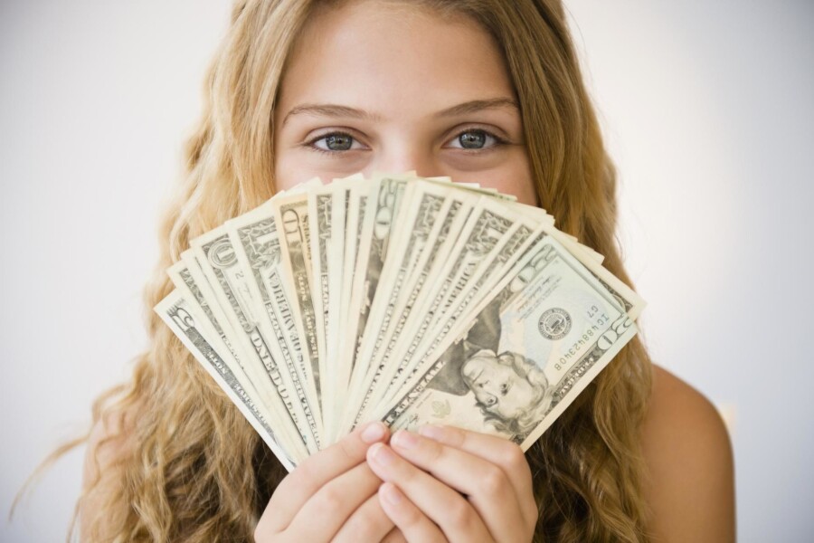 Почему женщины любят деньги