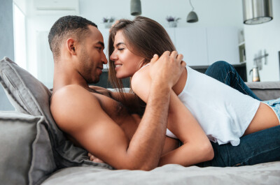 Полет нормальный: как устроить улетный секс с партнером?