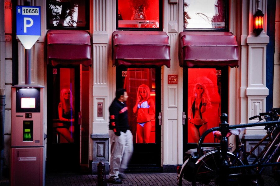История улицы красных фонарей Амстердама