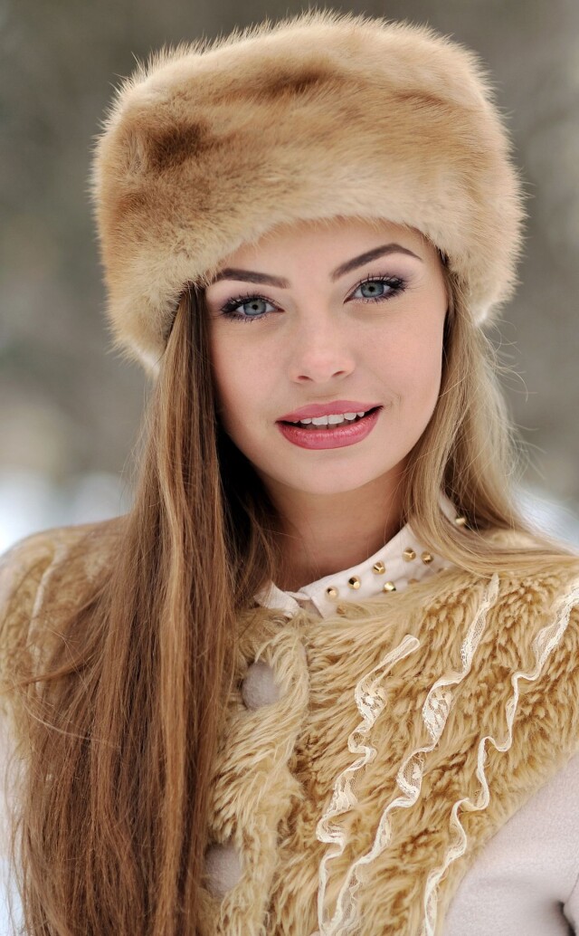 красивая славянская девушка
