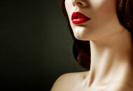 Руки на ключицах: зона спокойствия и возбуждения