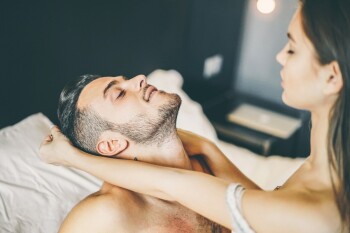Как помочь девушке раскрепоститься в сексе - Лайфхакер