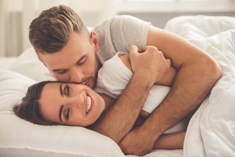 6 причин иметь больше секса по утрам, согласно науке