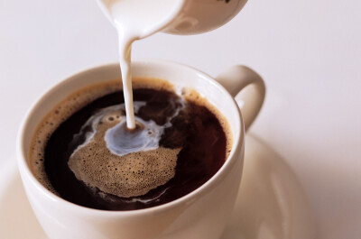 Почему лучше ограничить употребление кофейно-молочного напитка