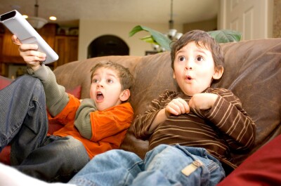 Какой вред оказывает просмотр телевизора в детском возрасте