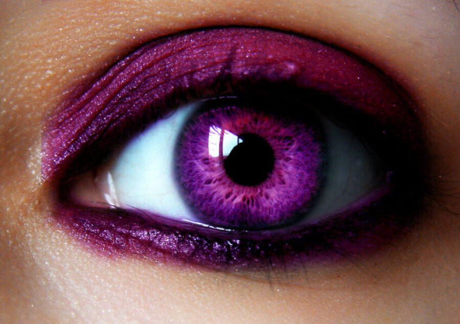 фиолетовые глаза