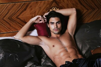 Фантазии доминанта «наблюдать и руководить»: как это обсудить с партнером