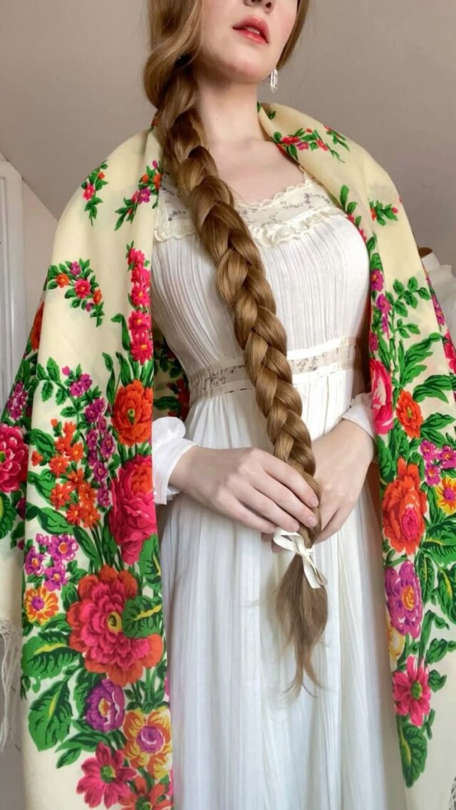 красивая славянская девушка